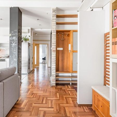 Relax Into Loft Living At A Light-Filled City Escape Budapest Luaran gambar