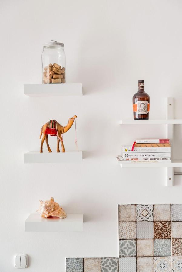 Relax Into Loft Living At A Light-Filled City Escape Budapest Luaran gambar