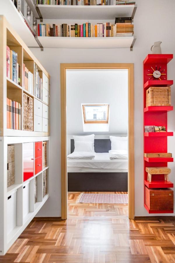 Relax Into Loft Living At A Light-Filled City Escape Budapest Luaran gambar